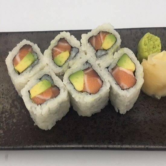 Order Salmon and Avocado Roll food online from Ozumo store, San Francisco on bringmethat.com