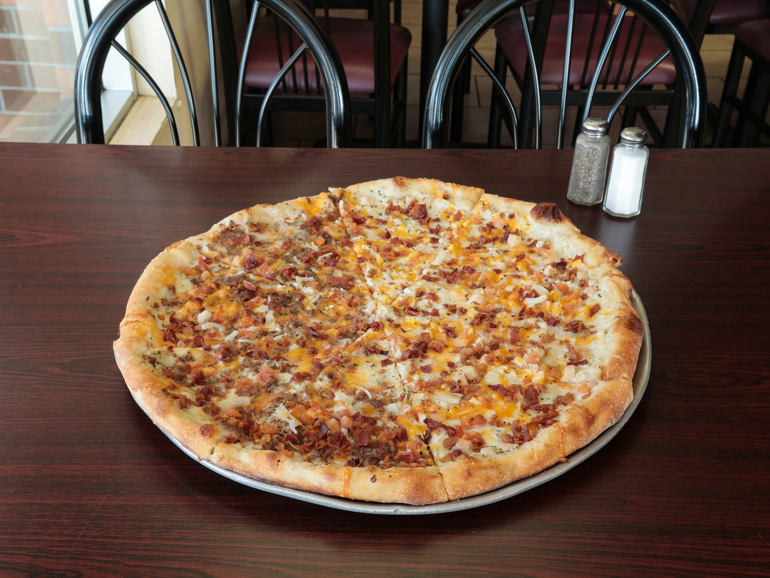 Order Palace Delight Pizza food online from Palace Pizza store, Whitehall on bringmethat.com
