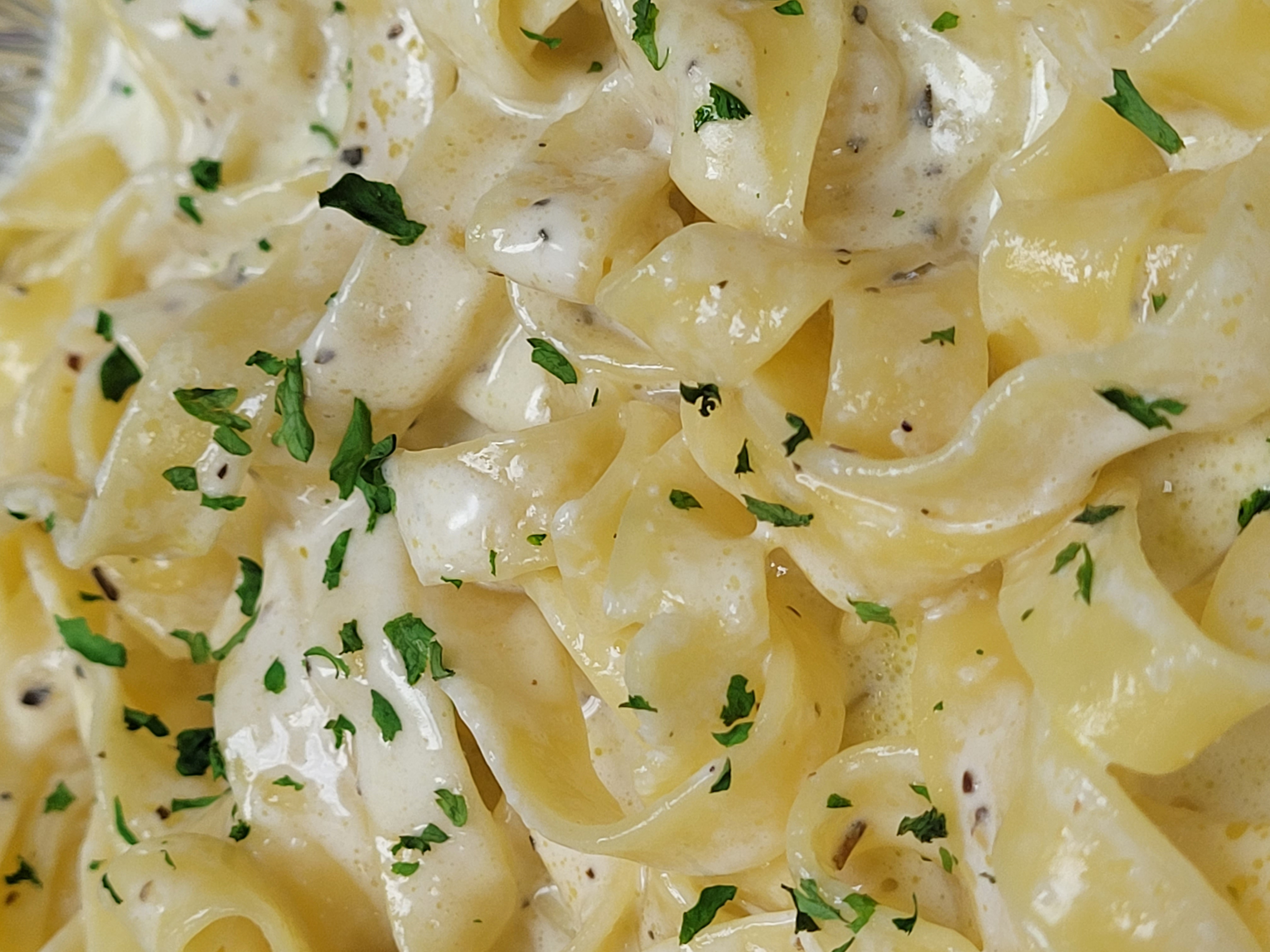 Order Fettucini Alfredo food online from Illianos Pizza store, Clemmons on bringmethat.com