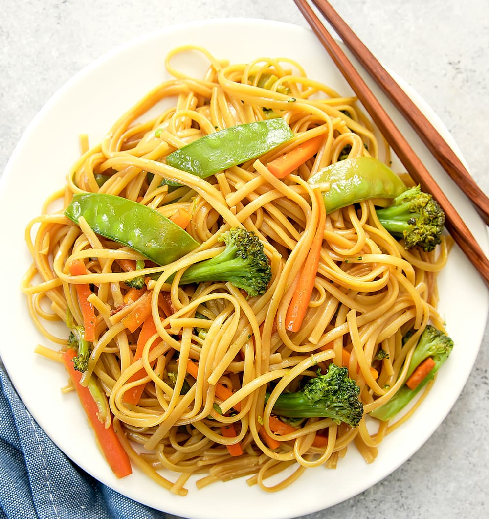 Order 39. Vegetable Lo Mein （Large）菜捞面 food online from China Wok store, Indianapolis on bringmethat.com