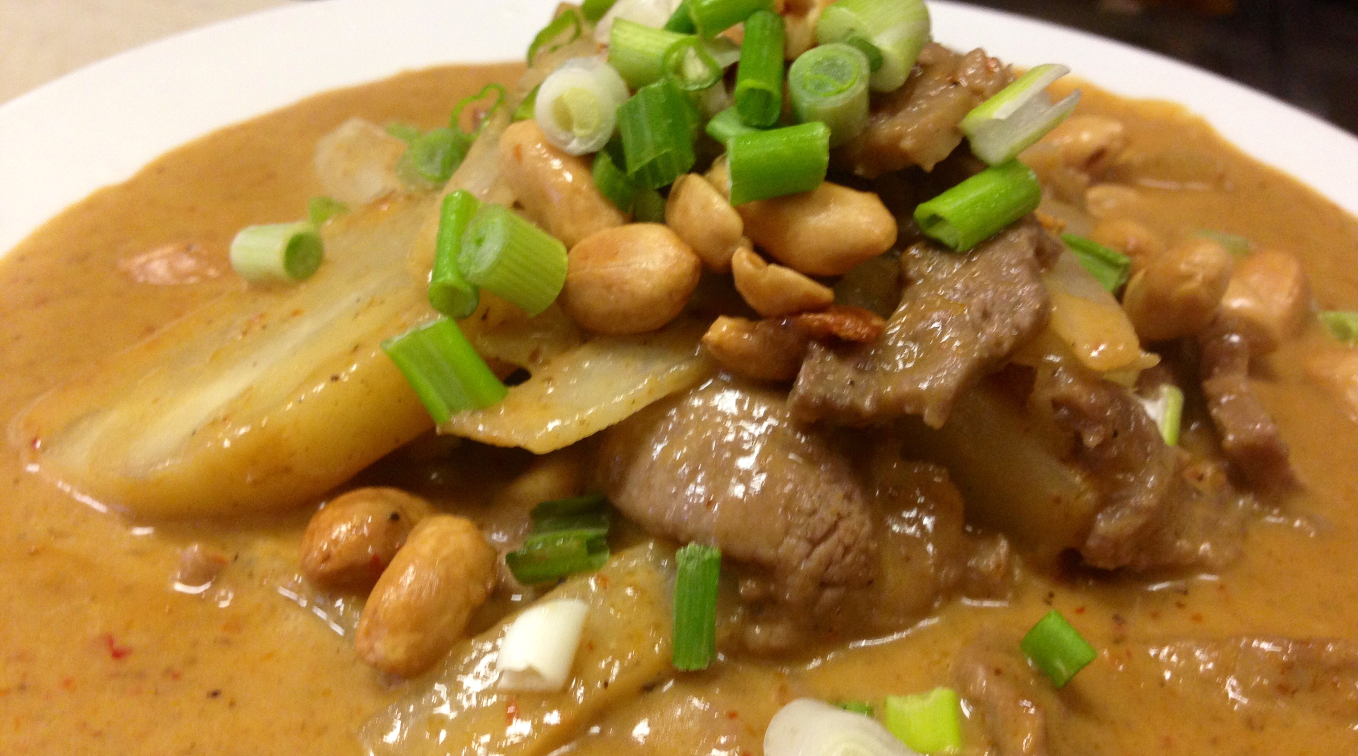 Order Matsaman Curry food online from Thai Chili Stone Oak store, San Antonio on bringmethat.com