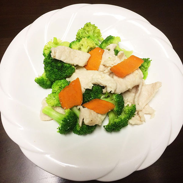 Order D2. Steamed Chicken with Broccoli food online from Chen's Yummy House store, Dumont on bringmethat.com