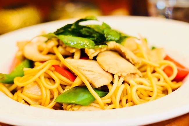 Order Spaghetti Kee Mao - Vegetarian food online from Lanna Thai store, San Jose on bringmethat.com