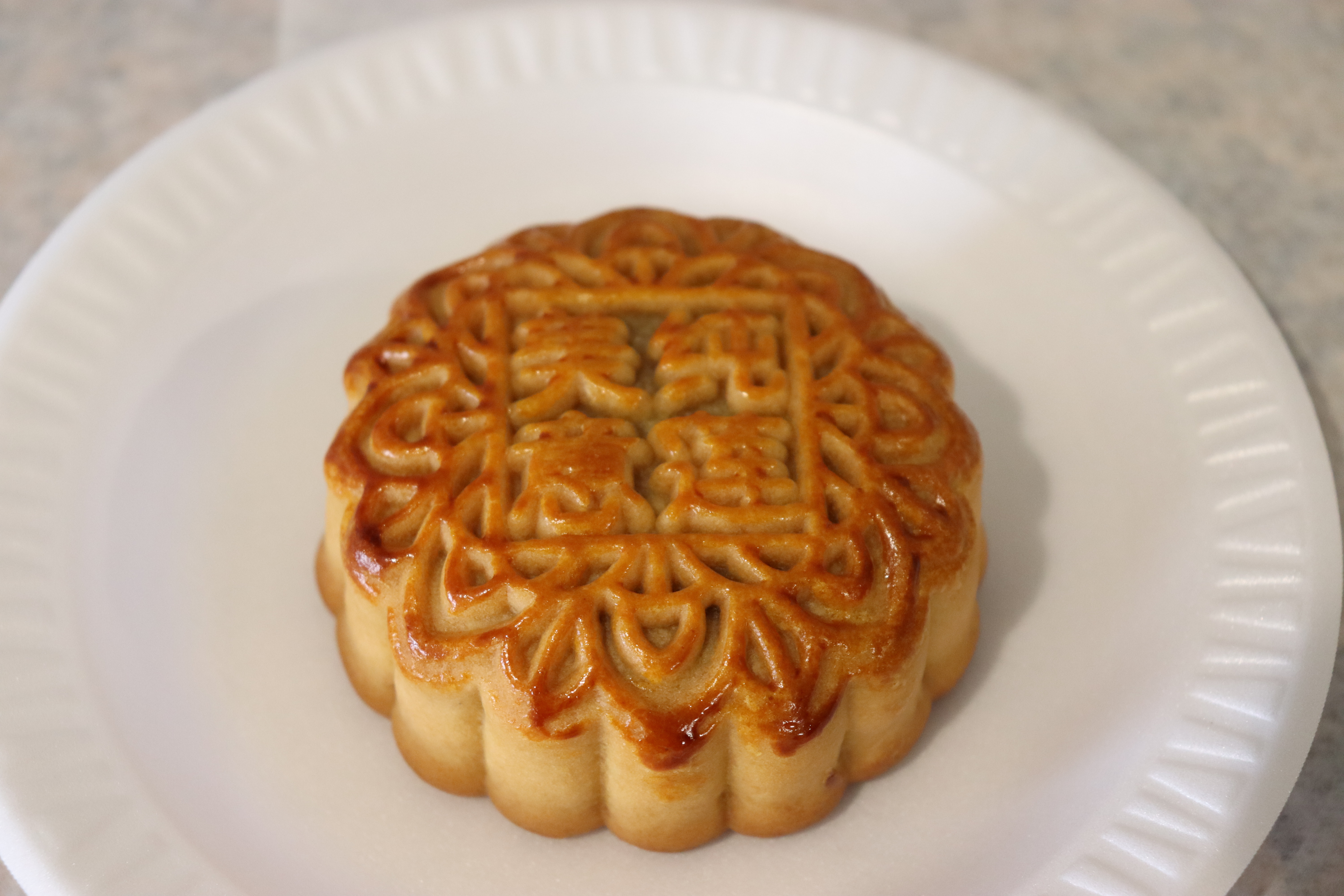 Order Lotus Seed (蓮蓉月饼) food online from Long Family Pastry store, Los Angeles on bringmethat.com