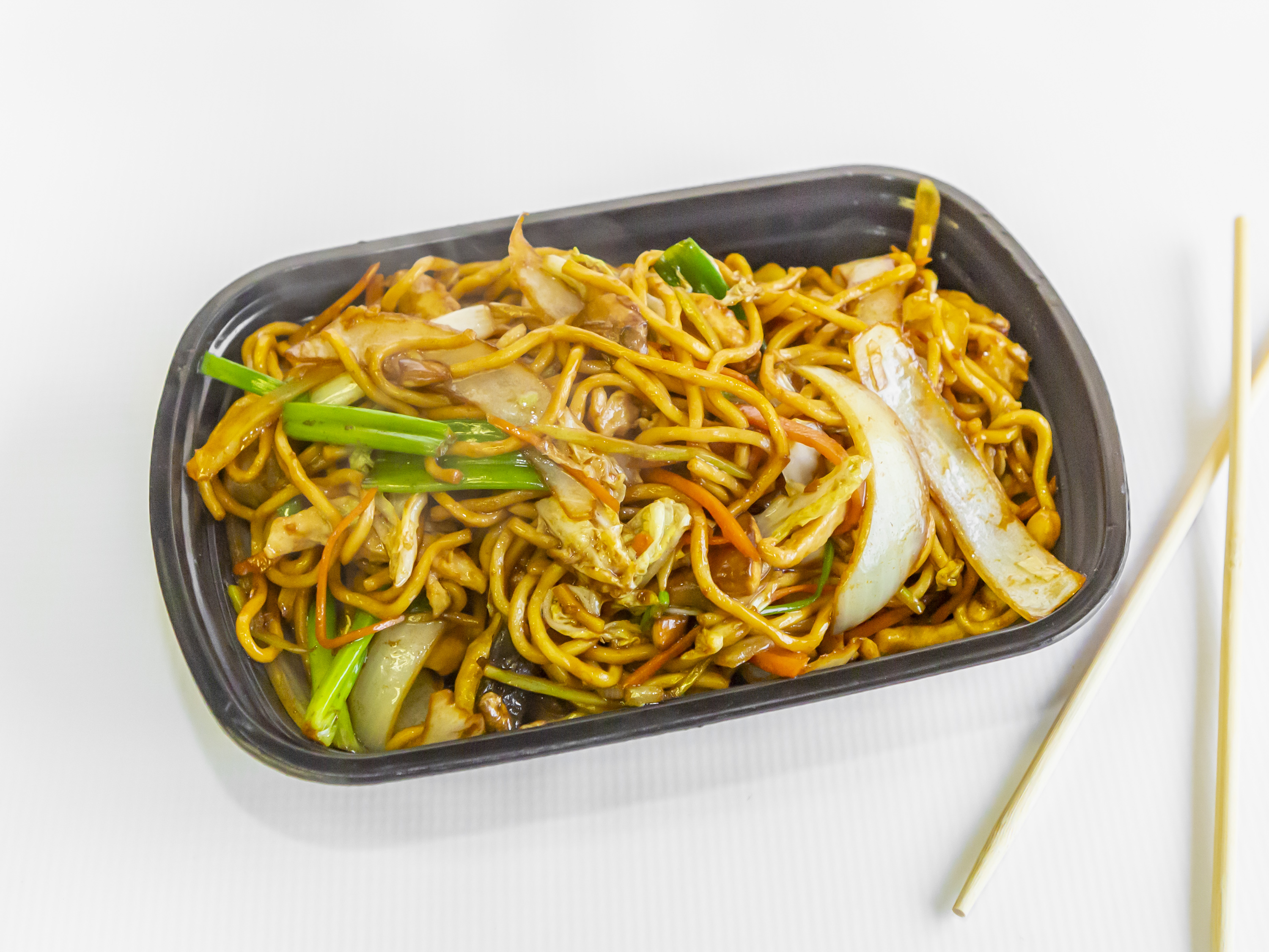 Order 31. Chicken Lo Mein food online from Panda Chinese Restaurant store, Toledo on bringmethat.com