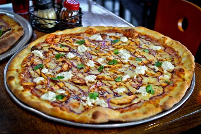 Order 16" Smoker's Chicken (3PD) food online from Rockn Dough Pizza + Brewery store, Memphis on bringmethat.com