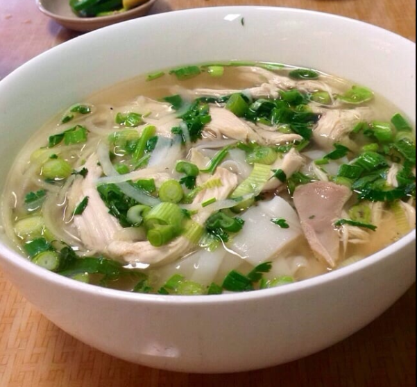 Order 7. Chicken Meat and Intestine Noodle Soup food online from Pho store, San Francisco on bringmethat.com