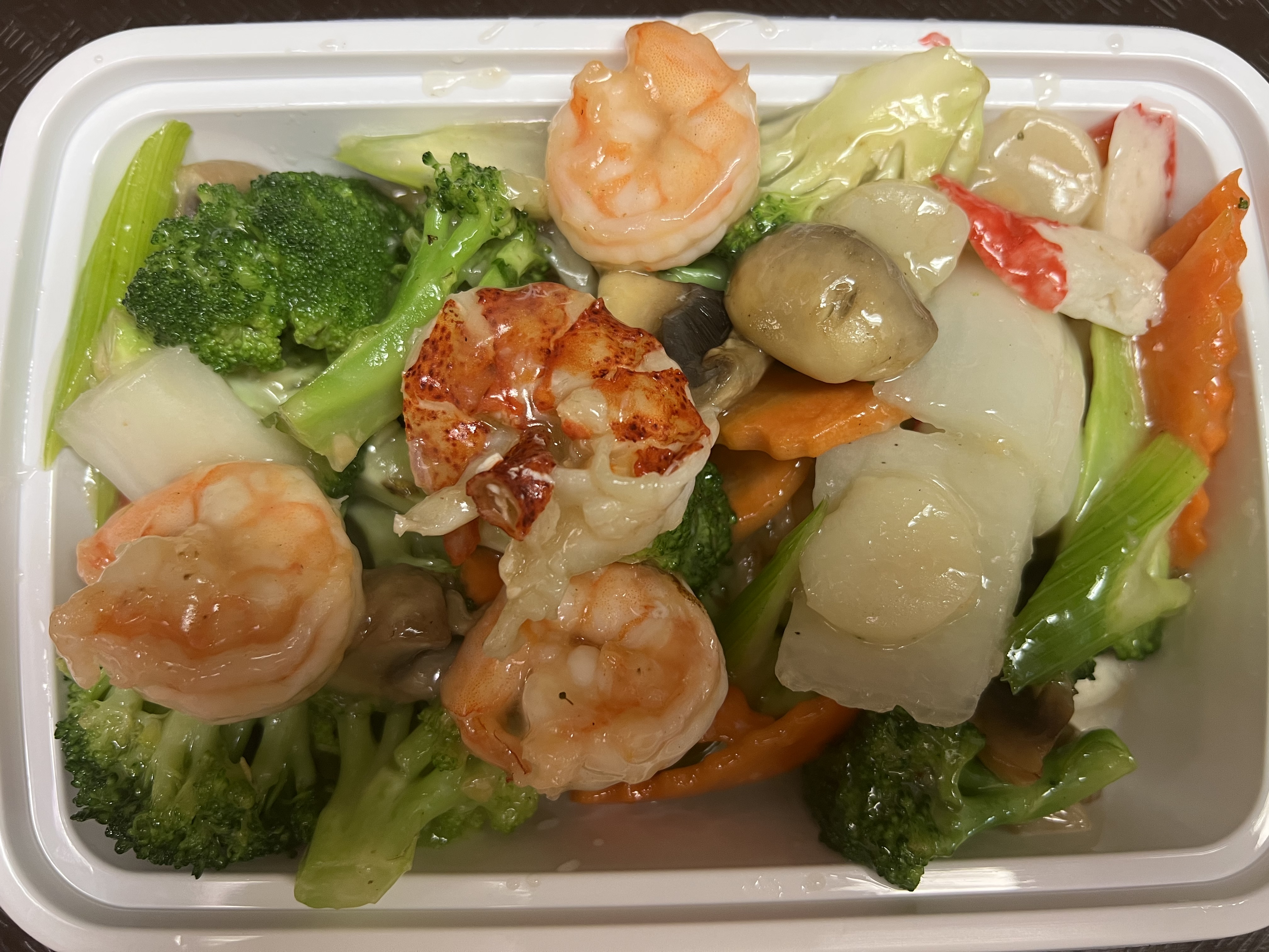 Order S17. Seafood Combination food online from Hong Kong Restaurant store, Hackensack on bringmethat.com