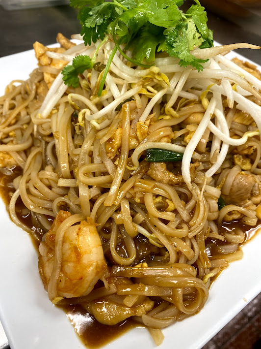 Order Pad Thai Noodle food online from Lotus Restaurant store, Maple Grove on bringmethat.com