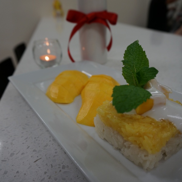 Order Mango Sticky Rice food online from Anantra Thai Restaurant store, Woodland Hills on bringmethat.com