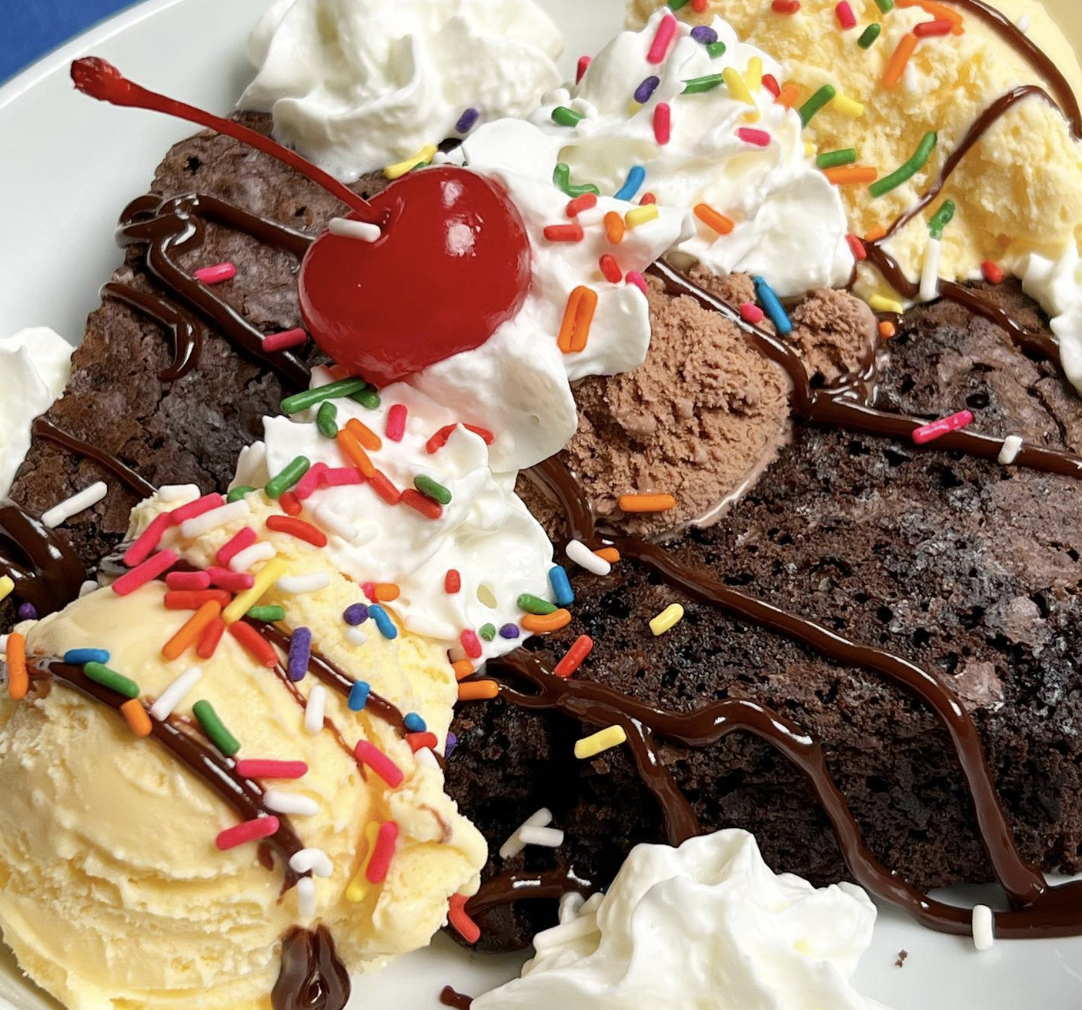Order Brownie Sundae food online from Ej's luncheonette store, New York on bringmethat.com