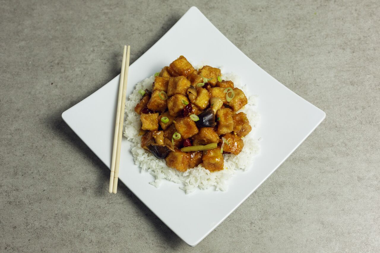 Order General Tso's Tofu / 左宗豆付 food online from Lucky Bamboo Restaurant store, Nashville on bringmethat.com
