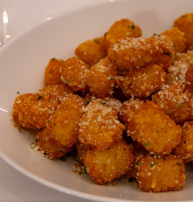 Order Tater Tots food online from Gale Street Inn store, Mundelein on bringmethat.com