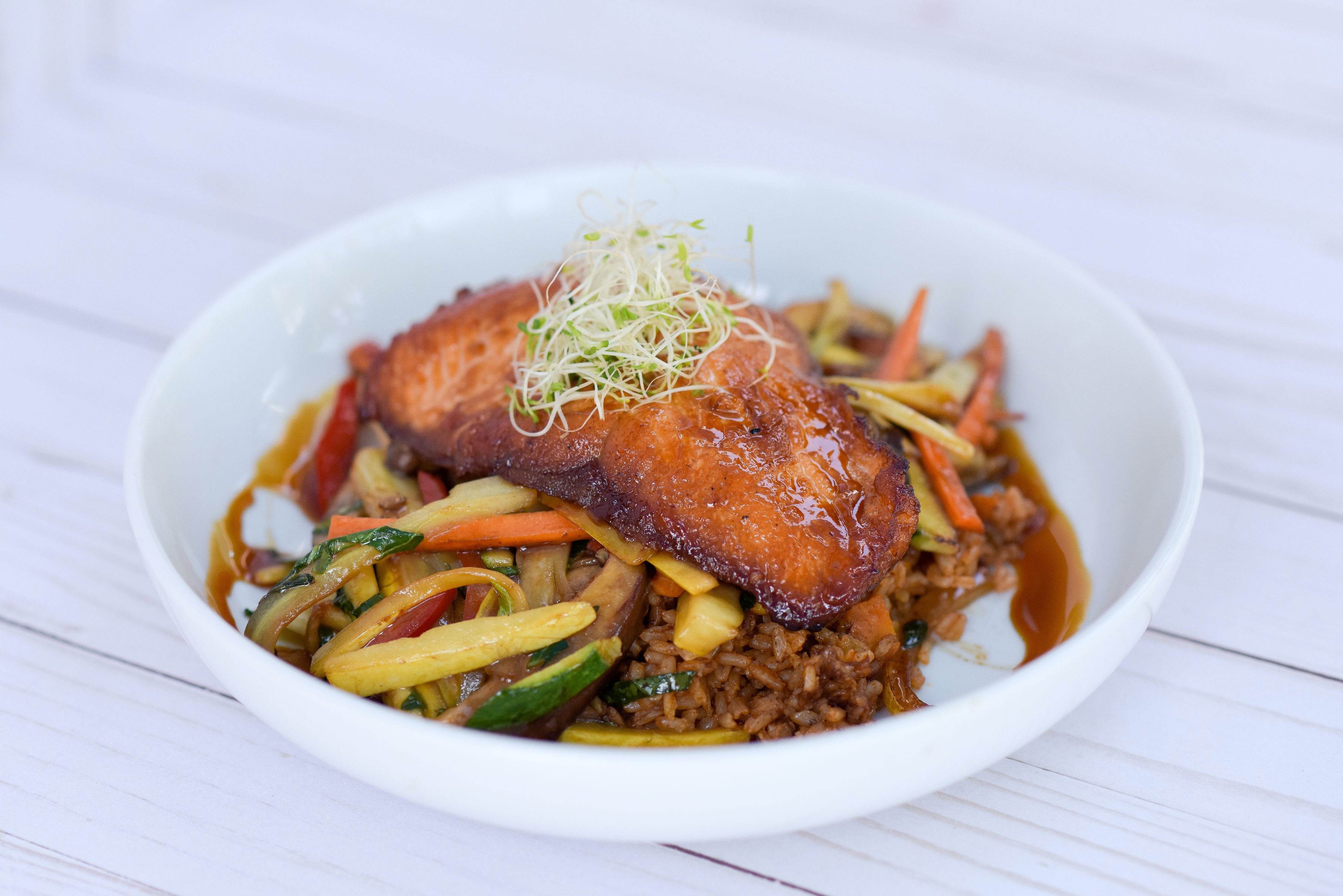 Order Salmon Teriyaki Bowl food online from Cafe Vida store, Pacific Palisades on bringmethat.com