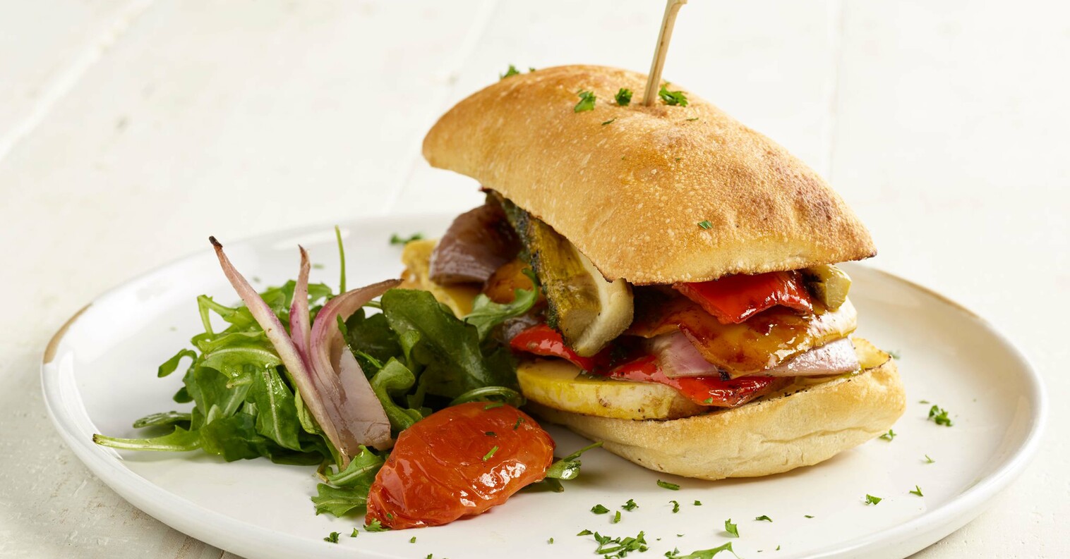Order Vegetariano Sandwich food online from Gaucho Grill store, Pasadena on bringmethat.com
