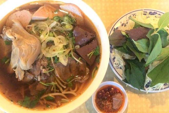 Order Spicy Soup with Lemongrass (Bun Bo Hue ) food online from Pho To Liem store, Everett on bringmethat.com