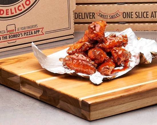 Order Traditional Wings food online from Romeo Pizza store, Dublin on bringmethat.com
