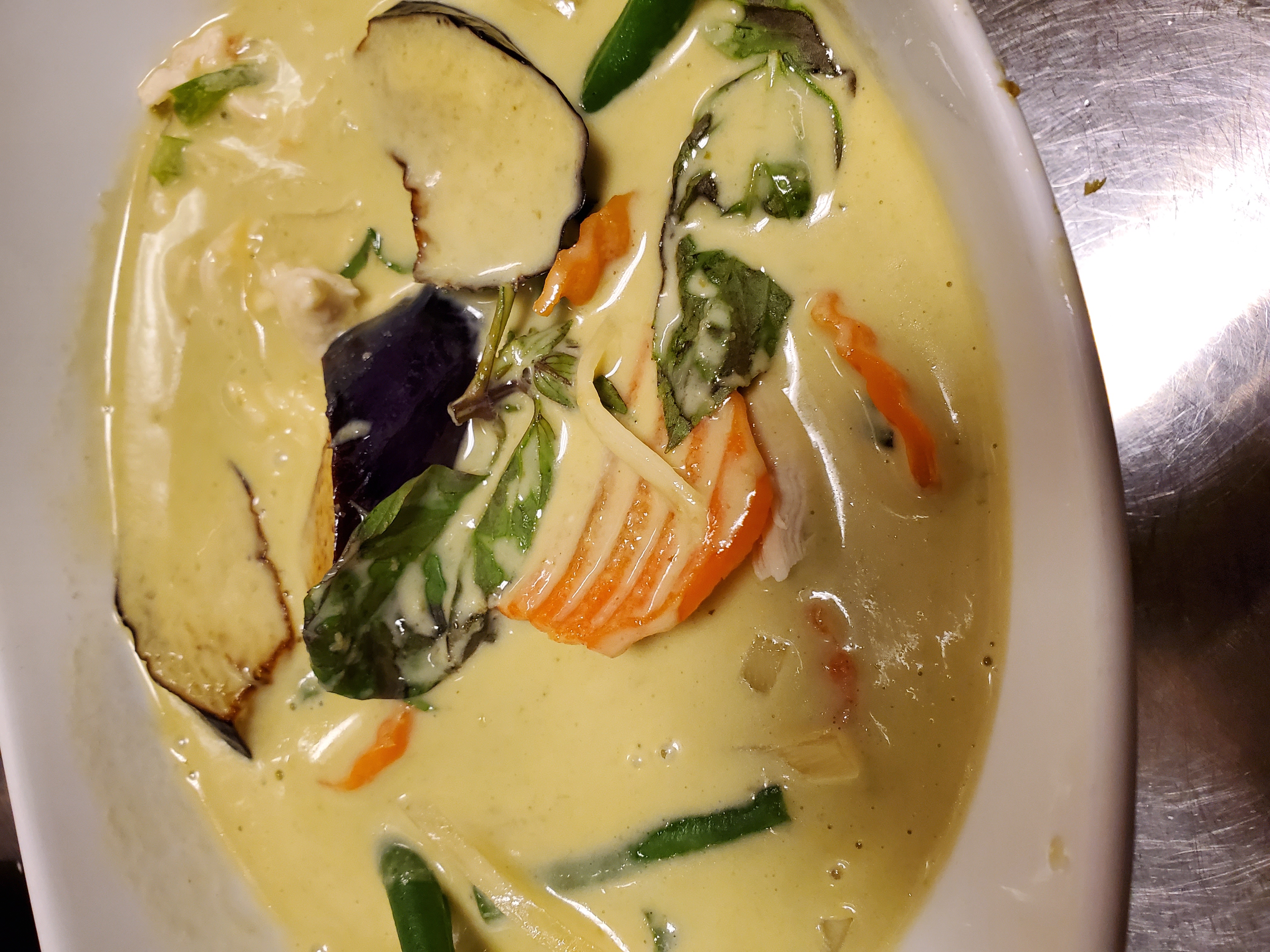 Order C2. Green Curry - Kaeng Khiao Wan food online from Thailusion store, Los Alamitos on bringmethat.com