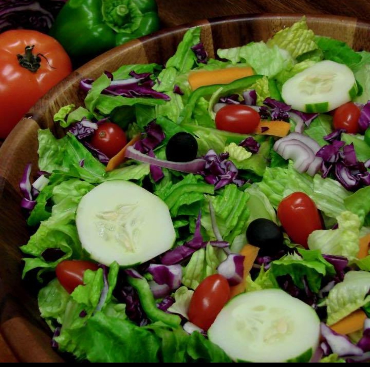 Order Garden Salad food online from Roma Pizza store, Bear on bringmethat.com