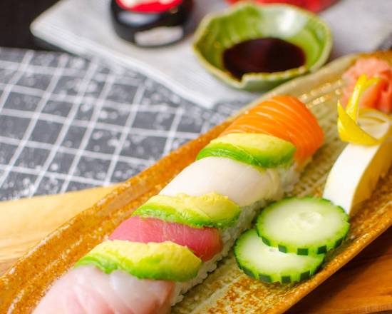 Order Rainbow Roll food online from Osaka sushi express & fresh fruit smoothies store, Chicago on bringmethat.com