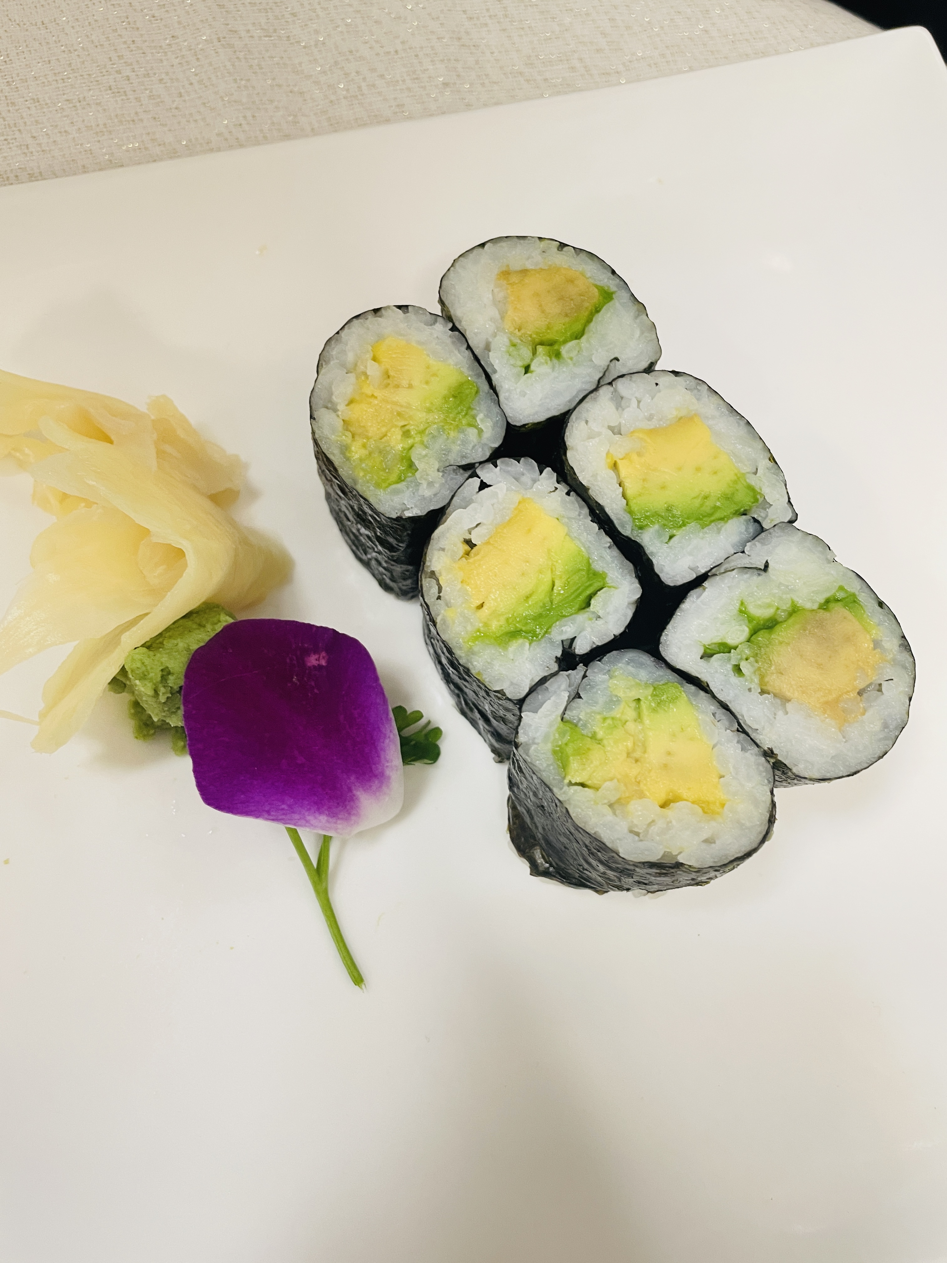 Order 01. Avocado Roll food online from Yama Fuji Sushi store, Briarcliff Manor on bringmethat.com