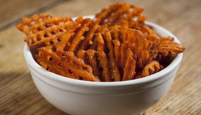 Order Sweet Potato Fries food online from Pluckers Wing Bar store, Baton Rouge on bringmethat.com