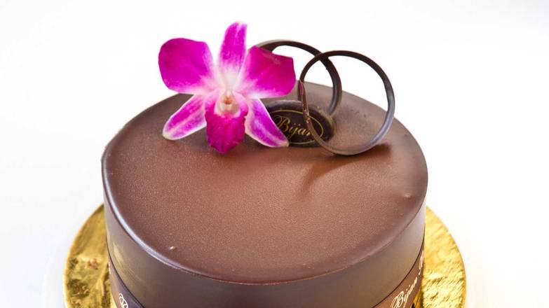 Order 6" Chocolate Mousse cake food online from Bijan Bakery & Cafe store, San Jose on bringmethat.com