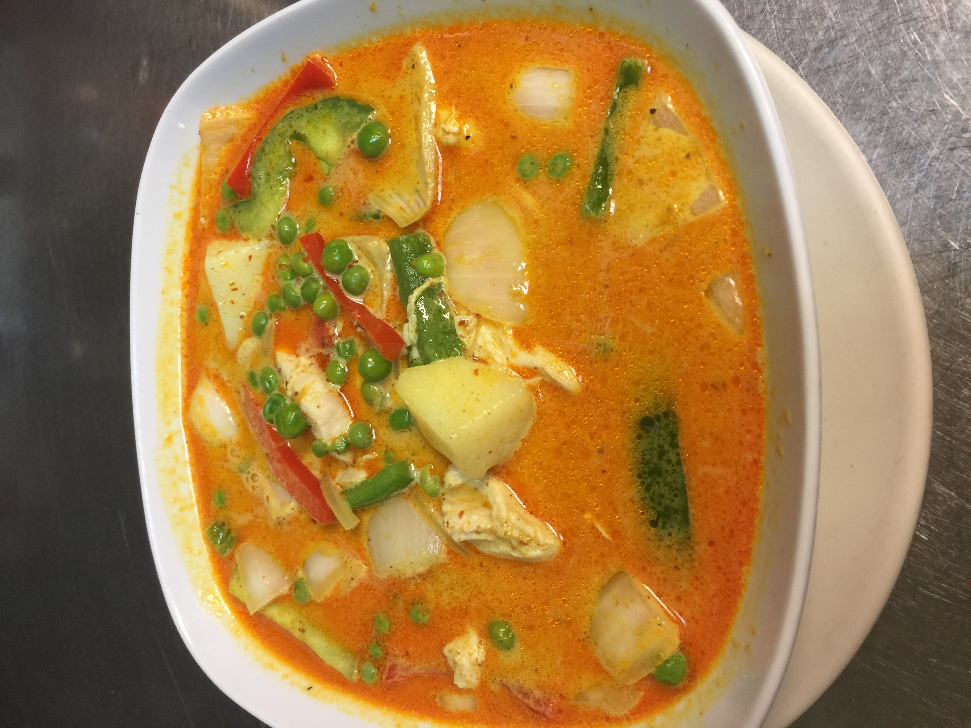Order Mild Curry food online from Mama Thai store, Oak Park on bringmethat.com