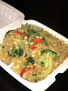 Order 54. Yellow Curry Fried Rice food online from Youpa Thai Kitchen store, Kent on bringmethat.com
