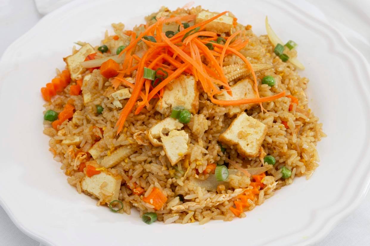Order 39. Curry Fried Rice food online from Tuay Thai store, Palos Heights on bringmethat.com