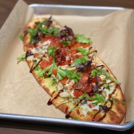 Order Caprese Flatbread food online from The Casual Pint San Angelo store, San Angelo on bringmethat.com