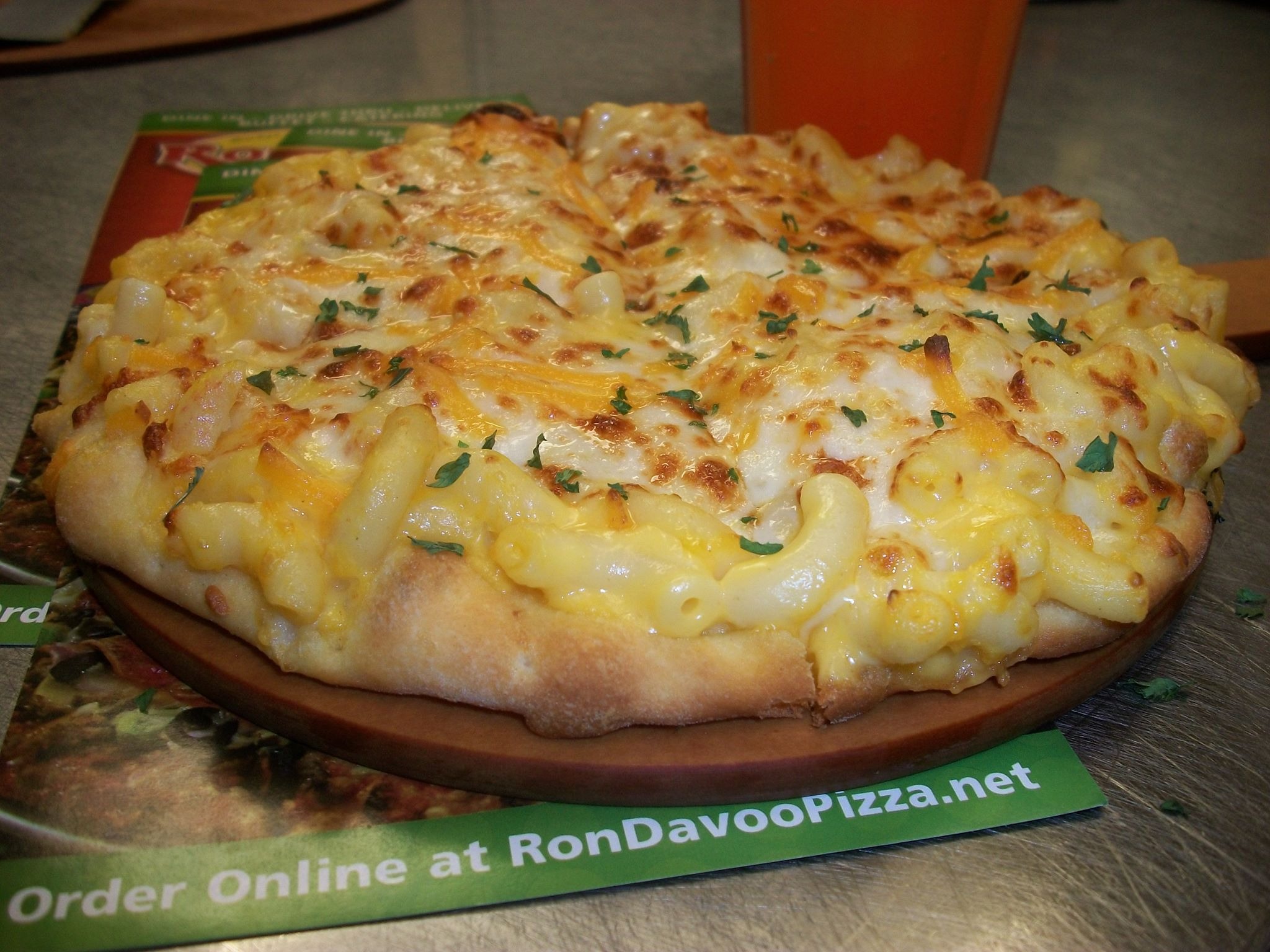 Order 14" Mac 'N Cheese Pizza food online from Rondavoo store, Burlington on bringmethat.com
