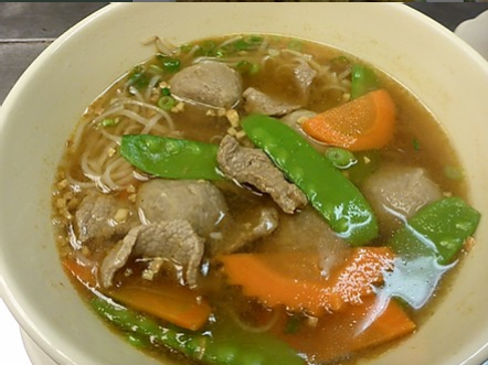 Order Bangkok Beef Noodle Soup food online from Thaiwat Restaurant store, Reading on bringmethat.com