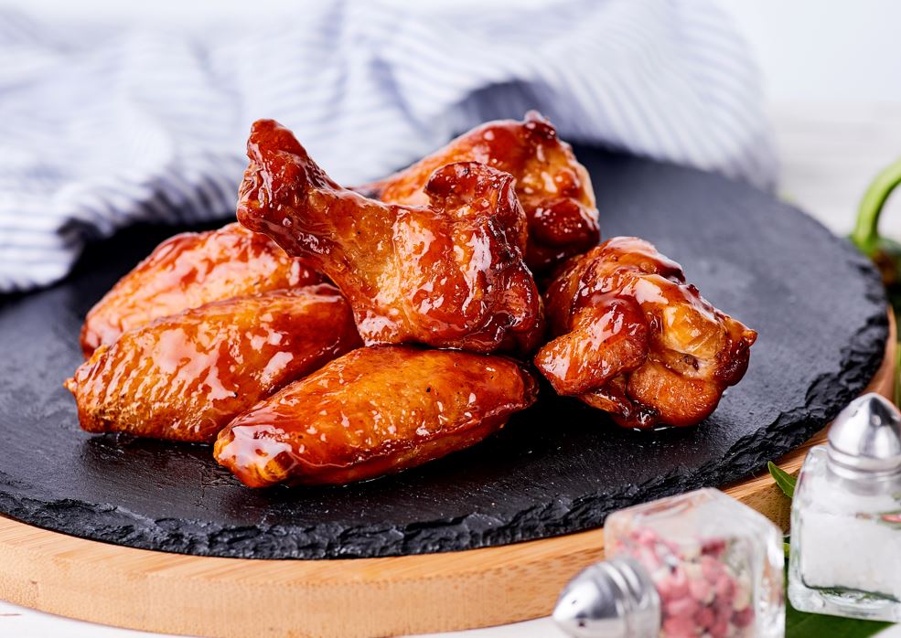 Order BBQ WINGS food online from Kirk Tacos Fusion store, Brooklyn on bringmethat.com