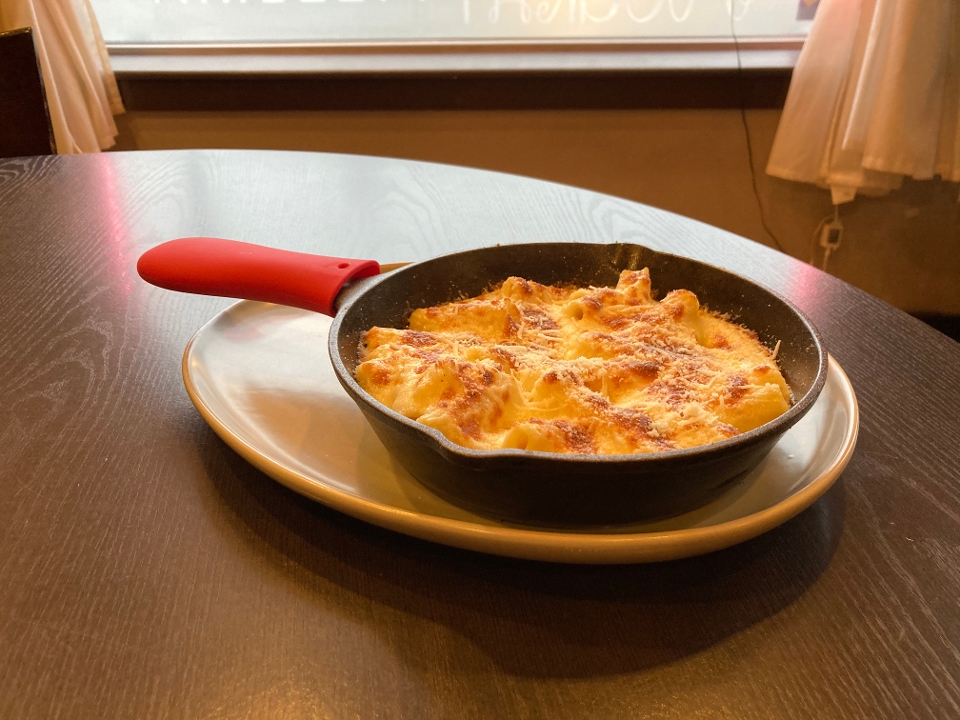 Order Macaroni N Cheese food online from Hearth Pizzeria store, Needham on bringmethat.com
