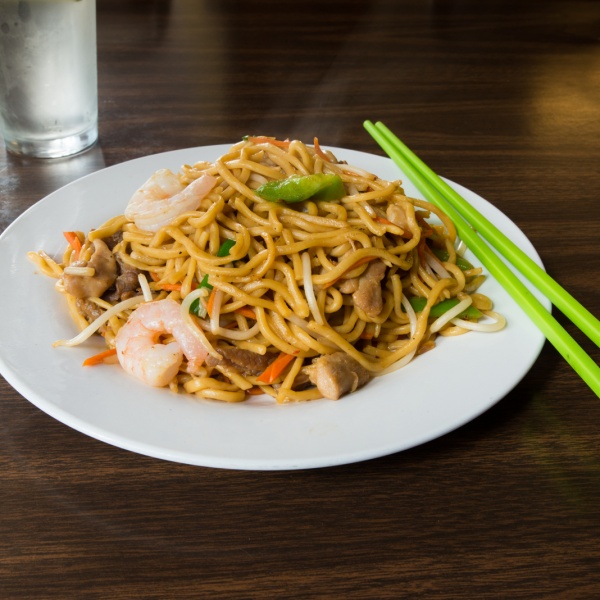 Order Shrimp Chow Mein 蝦炒面 food online from Golden kim tar restaurant store, San Francisco on bringmethat.com