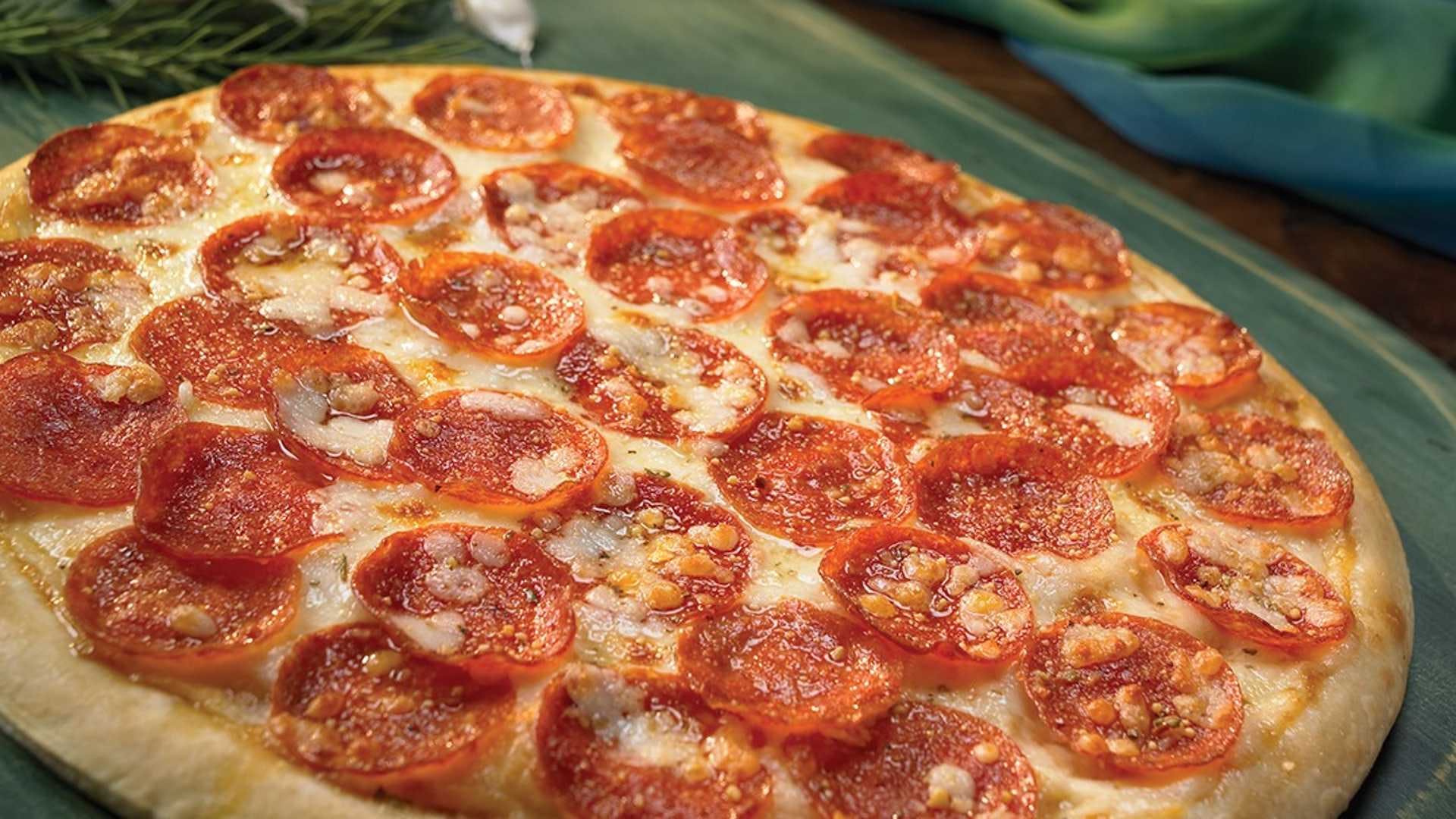 Order Superoni Pizza - Small food online from Gatti's Pizza store, Corbin on bringmethat.com