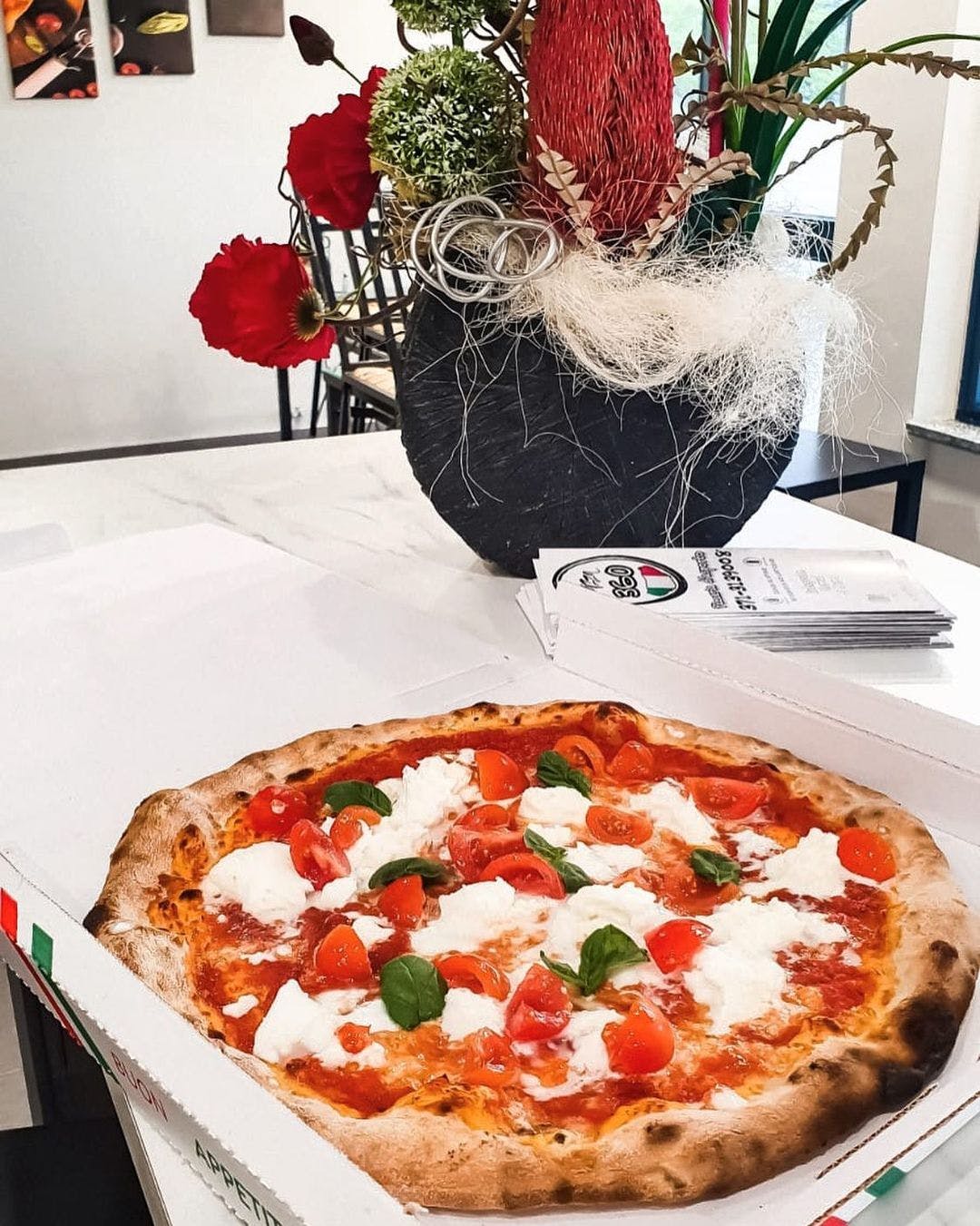 Order Margherita Pizza - Small 10'' (4 Slices) food online from Pizza 360 store, Ashburn on bringmethat.com