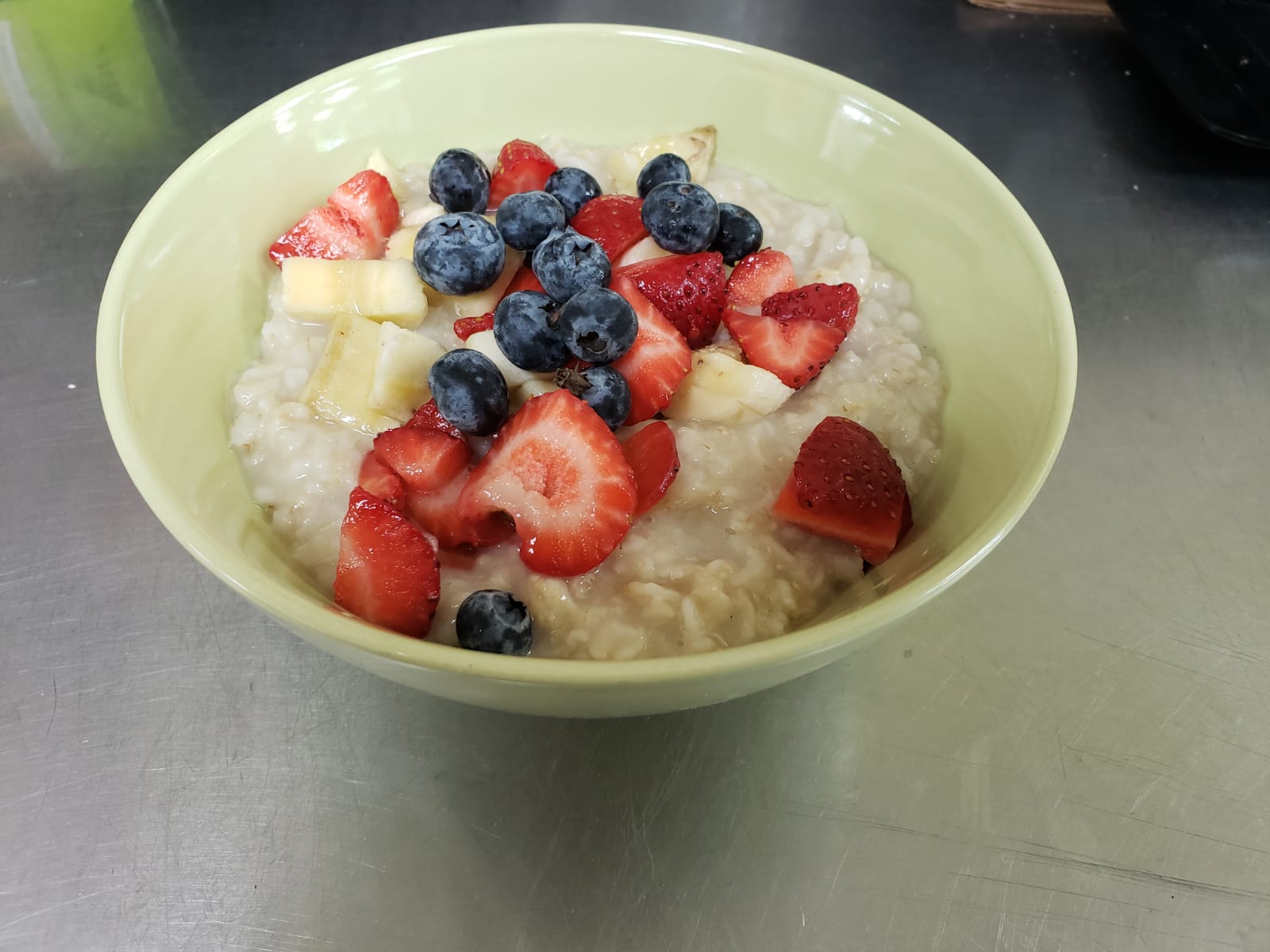 Order Oatmeal food online from Aminas Cafe store, Bronx on bringmethat.com