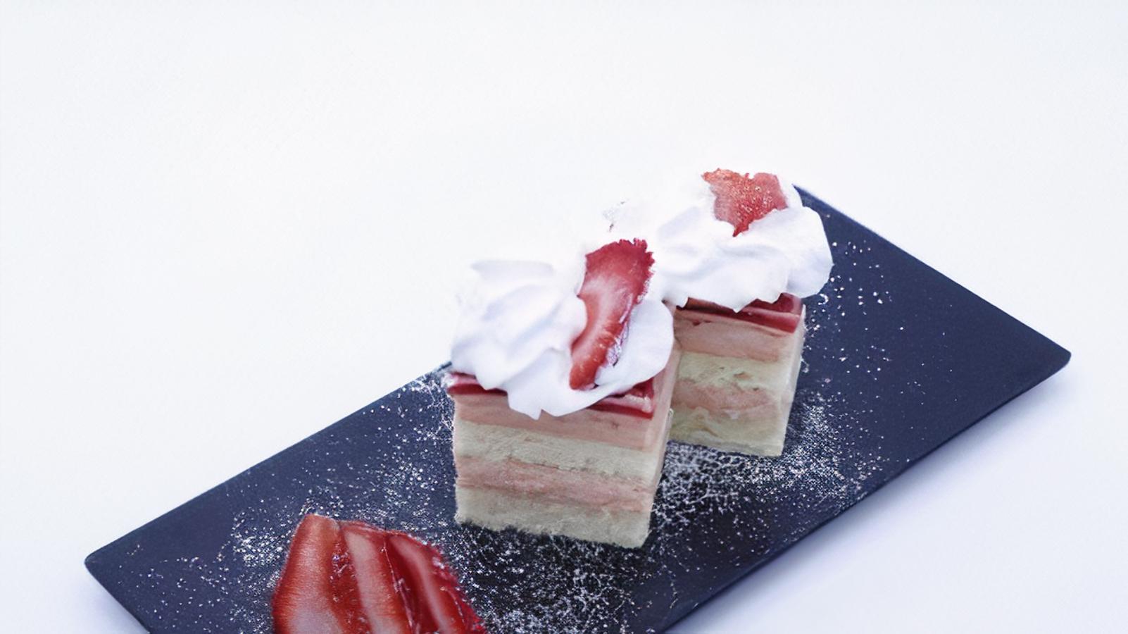 Order Strawberry Shortcake food online from Sapporo Revolving Sushi store, Las Vegas on bringmethat.com