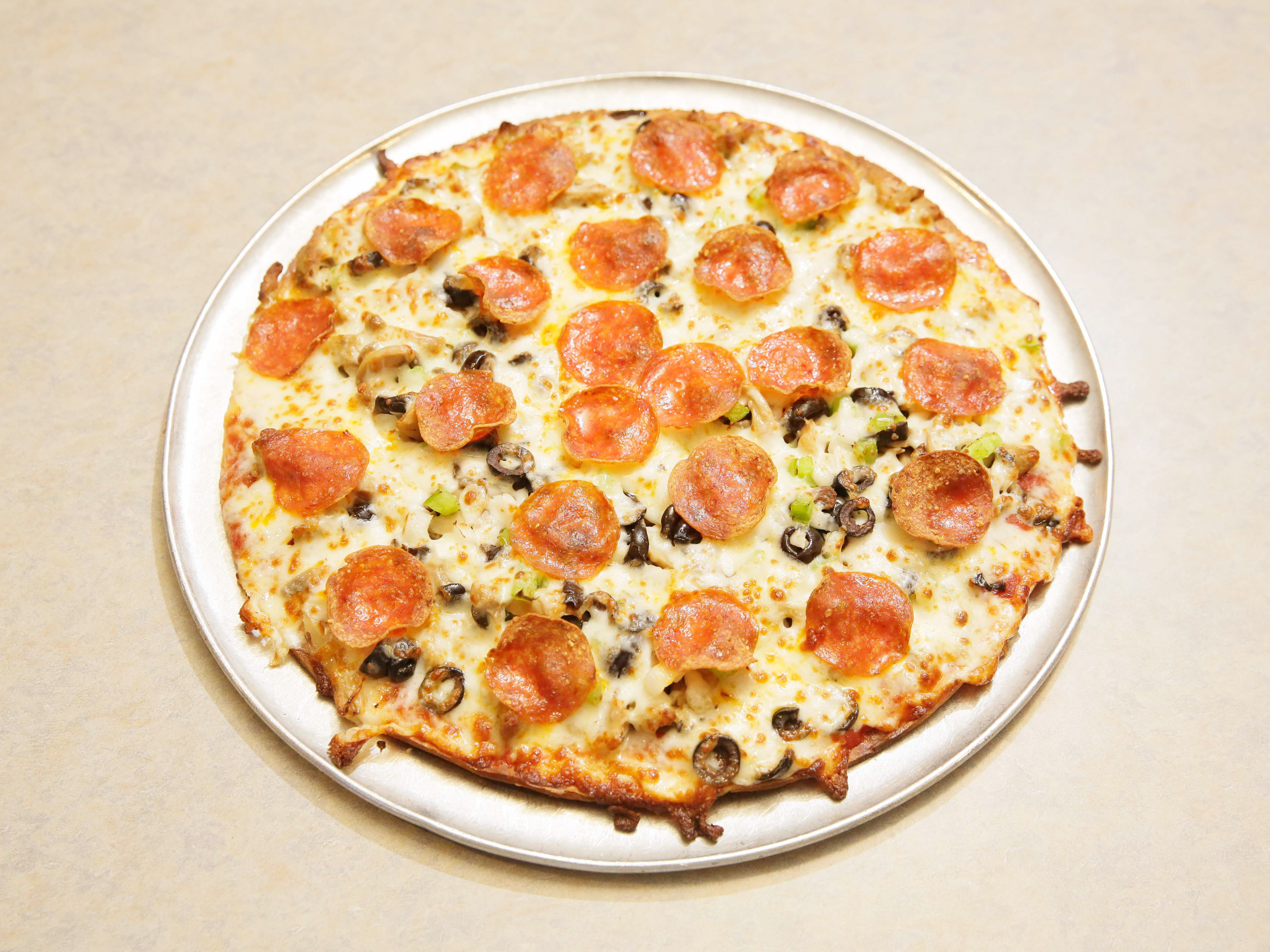 Order Supreme Pizza food online from Ashwaubenon Bowling Alley store, Green Bay on bringmethat.com