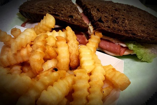 Order Zaidy's Feast Sandwich food online from Maccabees Kosher Deli store, Des Moines on bringmethat.com
