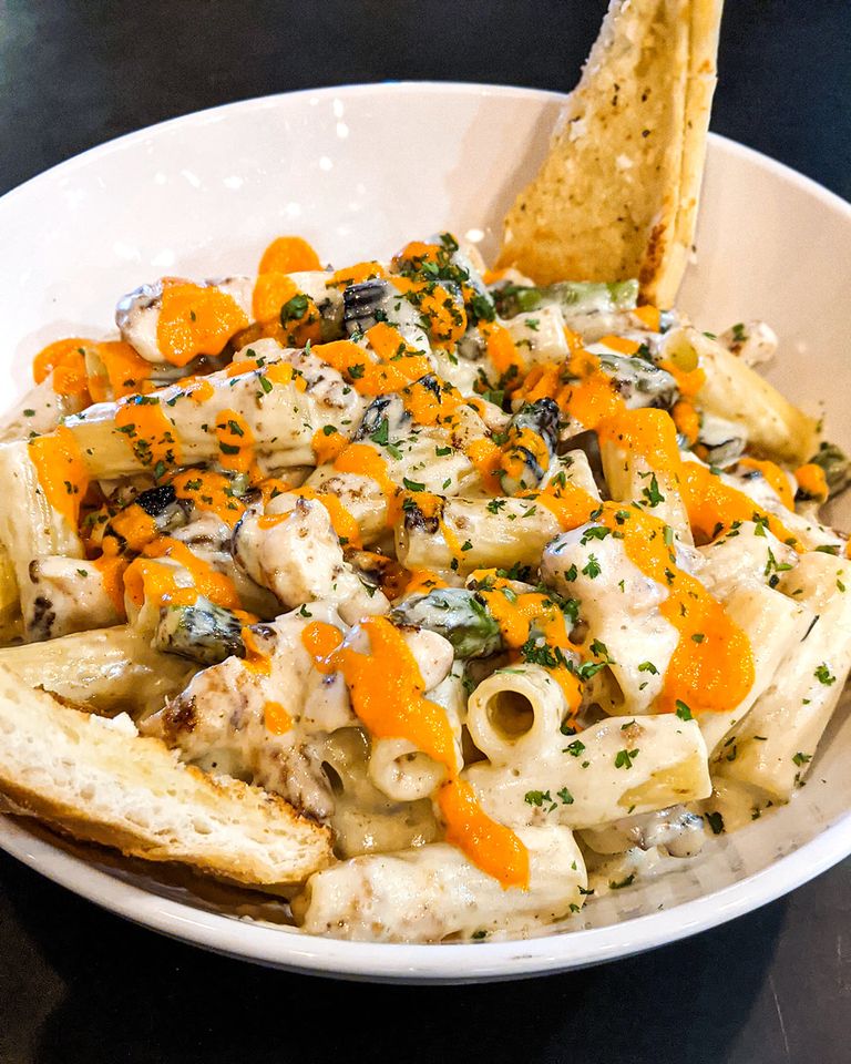 Order Chicken Alfredo food online from Paisans Pizzeria store, Brookfield on bringmethat.com
