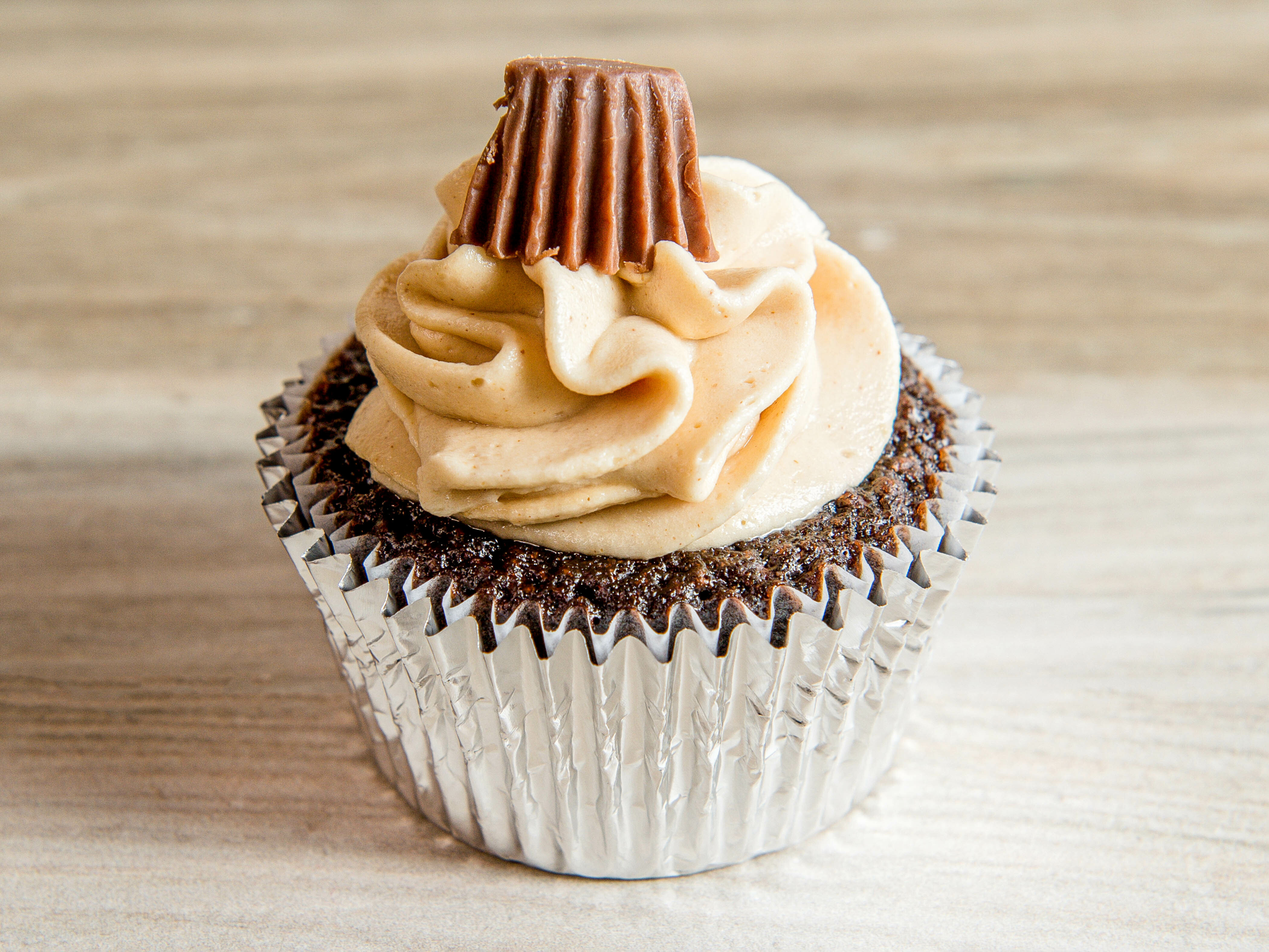 Order Cupcakes  food online from Everything Sweet Bakery store, Sharpsburg on bringmethat.com