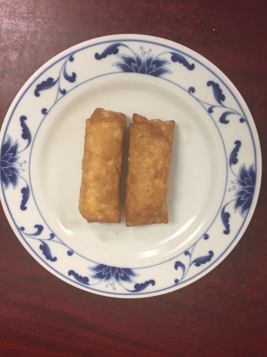Order Beef Egg Roll food online from Chin's Kitchen store, Alexandria on bringmethat.com