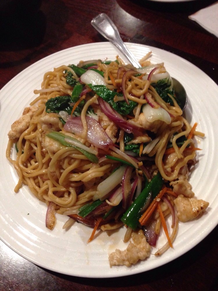 Order 149. Chicken Chow Mein food online from Kung Food store, San Francisco on bringmethat.com