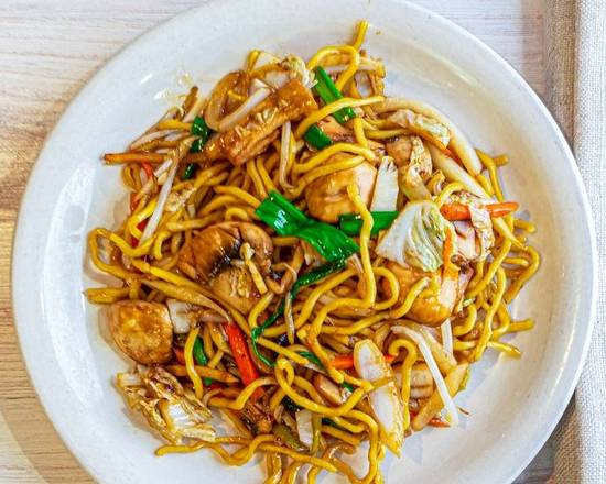 Order Vegetable Lo Mein (Qt.) food online from China 1 store, Sylvania on bringmethat.com