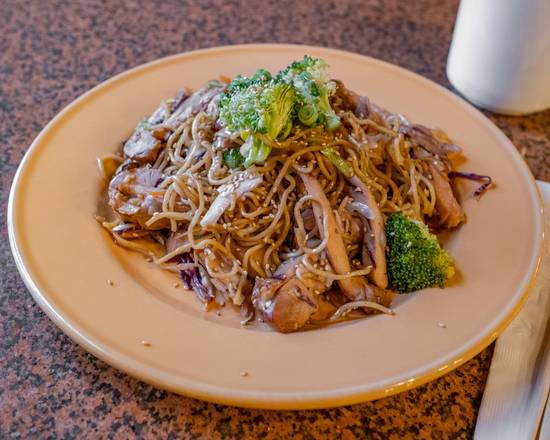 Order Yakisoba (Chicken or Beef) food online from Gami Sushi store, San Diego on bringmethat.com