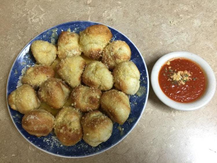 Order Garlic Knots - Appetizer food online from Roma Pizza 2 store, Church Hill on bringmethat.com