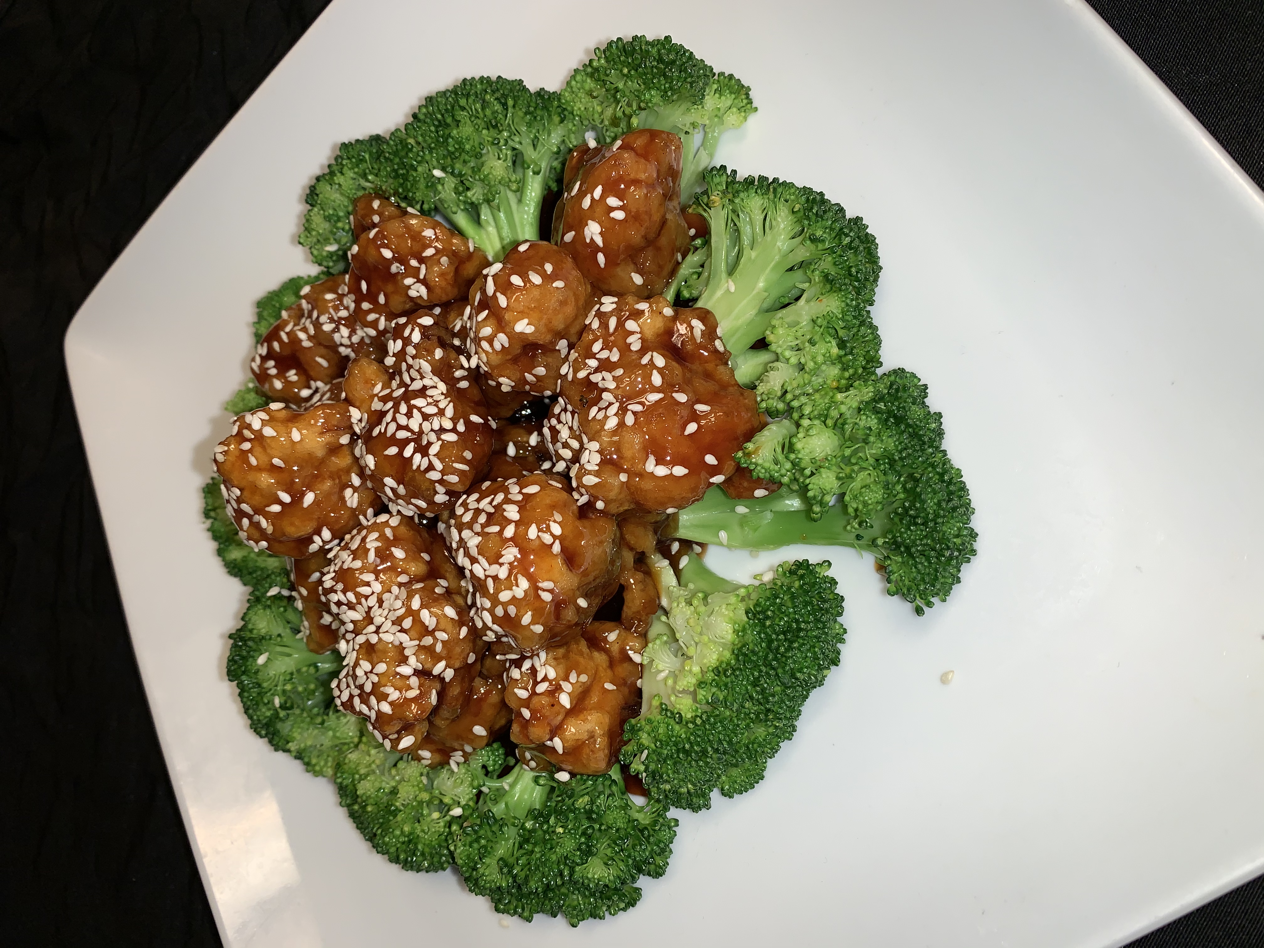 Order 44. Sesame Chicken food online from Wang & King Asian Cafe store, Charlotte on bringmethat.com